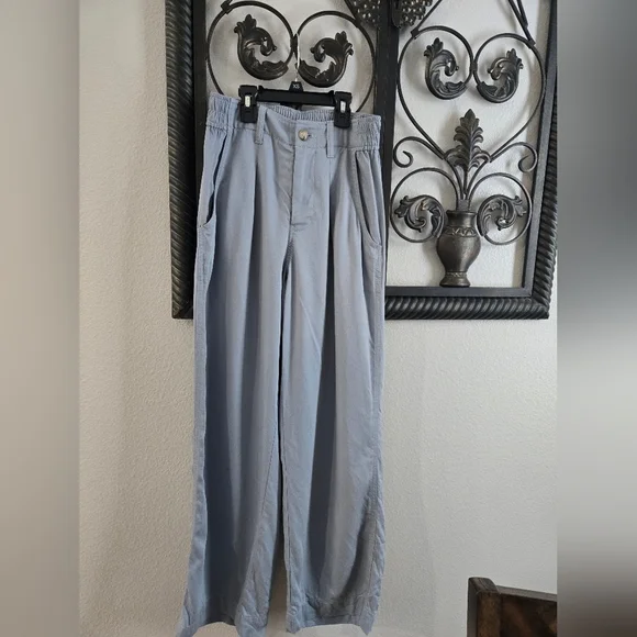 Madewell The Neale Wide-Leg Pleated Trousers In Color Overcast